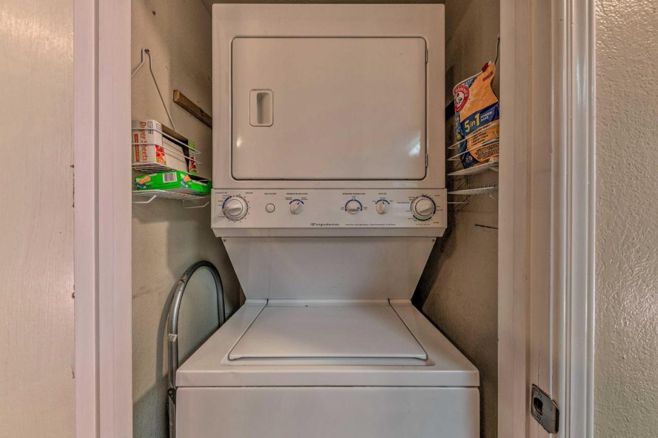 Forested Ruidoso Condo With Deck And Fireplace! エクステリア 写真