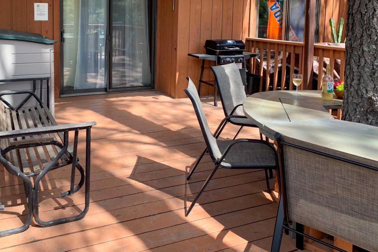 Forested Ruidoso Condo With Deck And Fireplace! エクステリア 写真